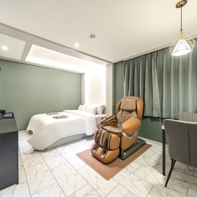 Suite A (Luxury Massage Chair)