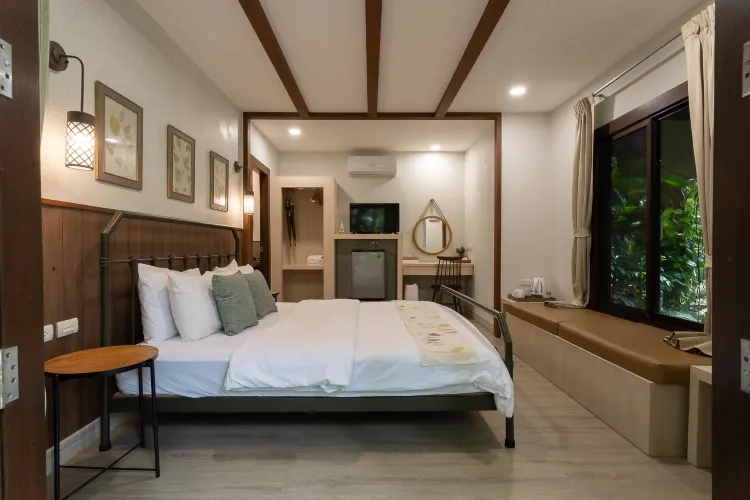 ห้องดีลักซ์พร้อมระเบียงและวิวแม่น้ำ