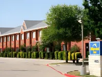 Travelodge by Wyndham Arlington/Dallas Area Hotels in Arlington