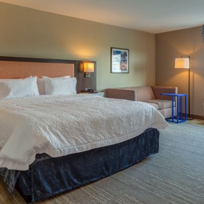 King Room with Sofabed Hampton Inn Bourbonnais Kankakee, IL Promo Code