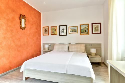 带湖景的双人间