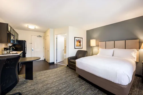 Sonesta Simply Suites Detroit Warren