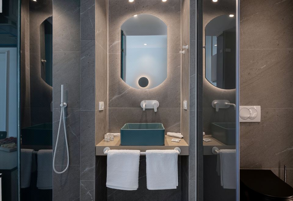 设计复式房， 2 间卧室， 海景， 临海