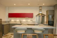 The Streamliner Hotel Apartment Hotels in 