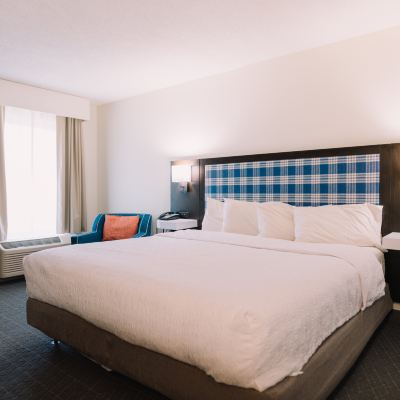 King Room with Creek View	Shower Only Hampton Inn Gatlinburg Promo Code