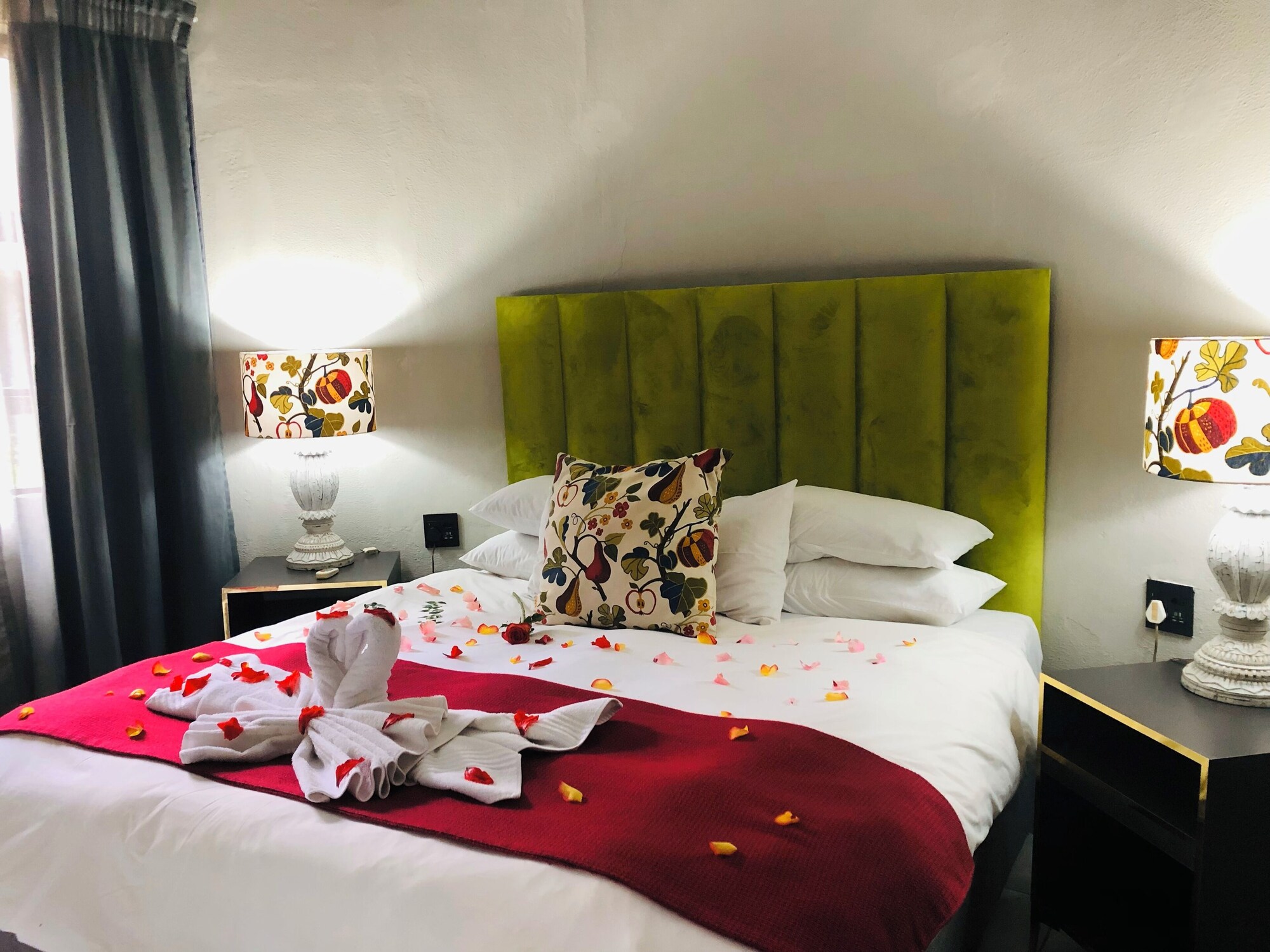 豪华双床房， 2 张单人床