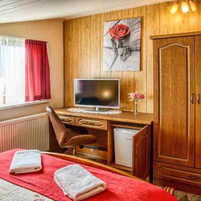 Room (Ruža) VeLa Promo Code