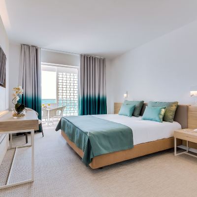 Triple Room with Balcony and Sea View Hotel Sol e Mar Promo Code
