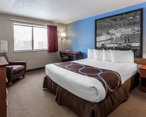 Super 8 by Wyndham Dubuque Hotels in Dubuque