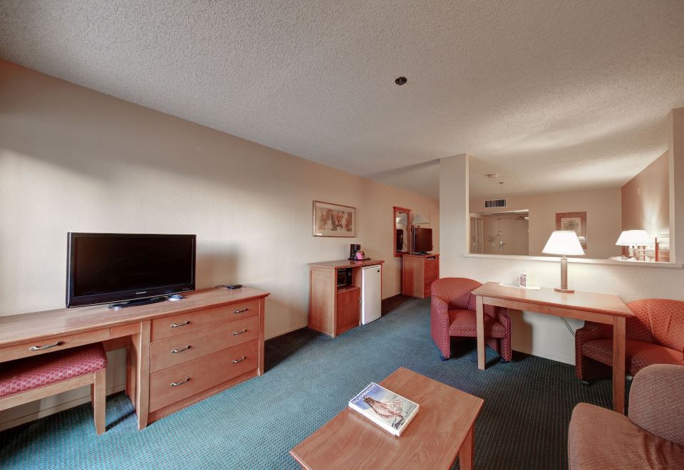 标准房， 多张床， 山景， 底层 （Mountain View Double Mini Suite）