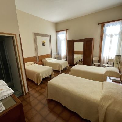 標準四人房， 獨立浴室， 運河景觀 卡薩卡博爾魯特旅館優惠