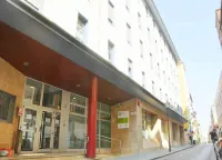 Residencia Universitaria Resa Blas de Otero Hotels in 