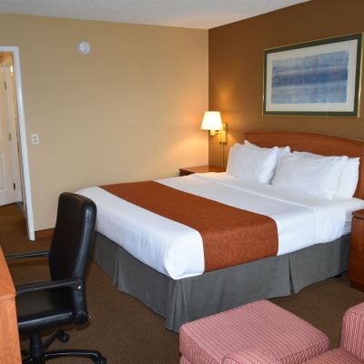 Deluxe King Room-Accessible Ontario Airport Inn Promo Code