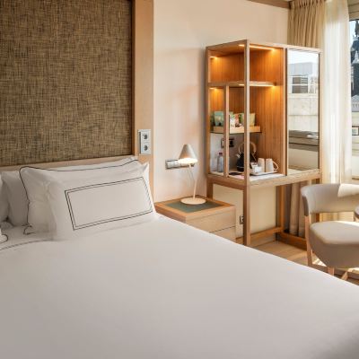 DELUXE ROOM Melia Madrid Princesa Promo Code