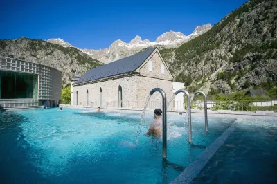 Hotel Continental Balneario de Panticosa Отели в г. 
