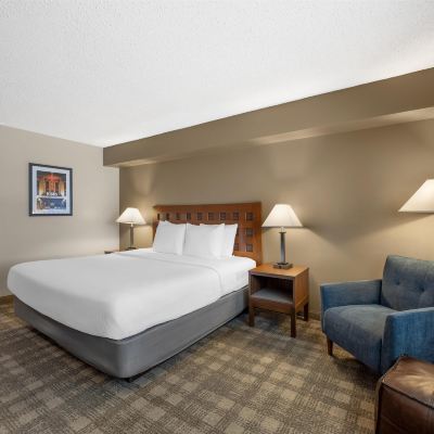 Accessible-1 King, Mobility Accessible, Communication Assistance, Roll In Shower, Microwave And Mini-Refrigerator, Wi-Fi, Non-Smoking, Full Breakfast GreenTree Inn Albuquerque Promo Code