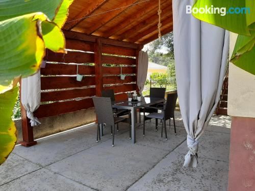 带露台一室公寓