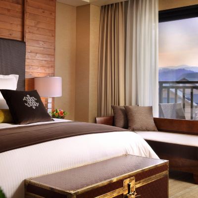 킹 침대 1개 싱글 침대 2개 2 베드룸 스위트룸 인터컨티넨탈 평창 리조트 알펜시아, IHG 호텔 쿠폰