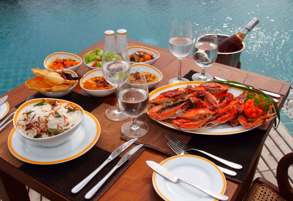 Hotel Thaproban Pavilion Waves, Dining, Cuisine