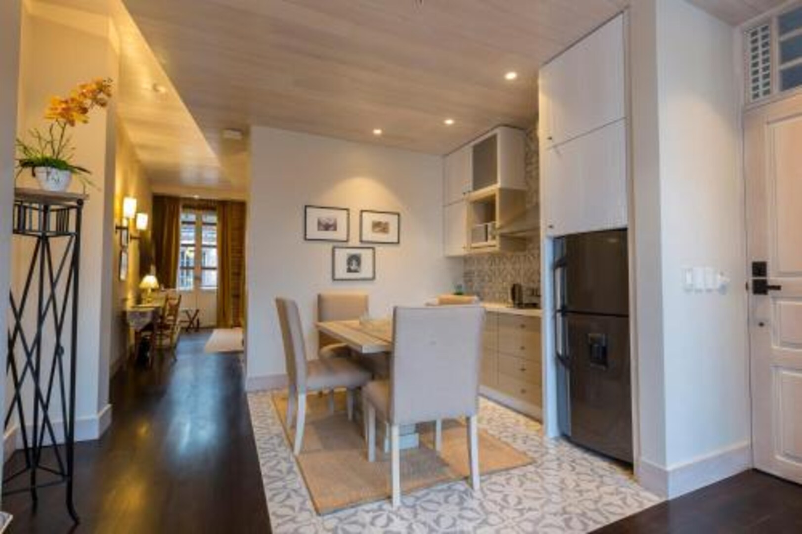 豪华特大床套房 - 带梳化床