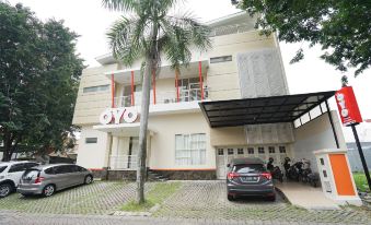 Super OYO 782 Menjangan Residence at Citraland 1