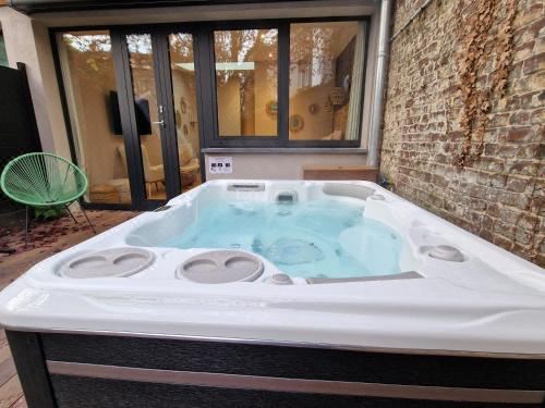 套房（带热水浴缸）