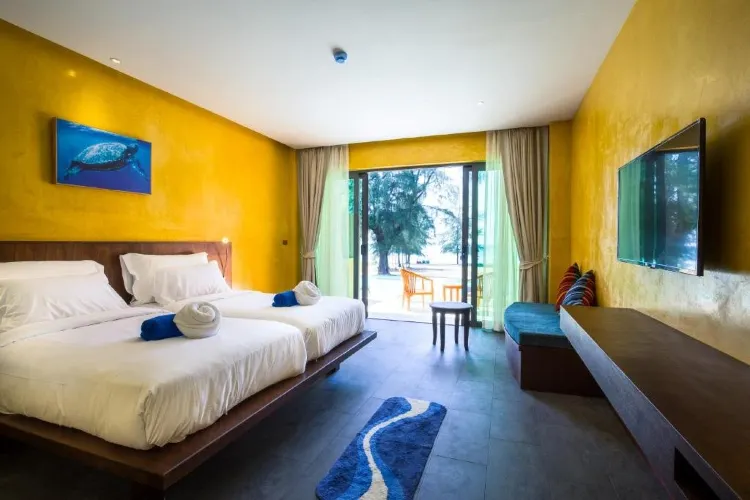 เชื่อมกับสระว่ายน้ำริมหาด