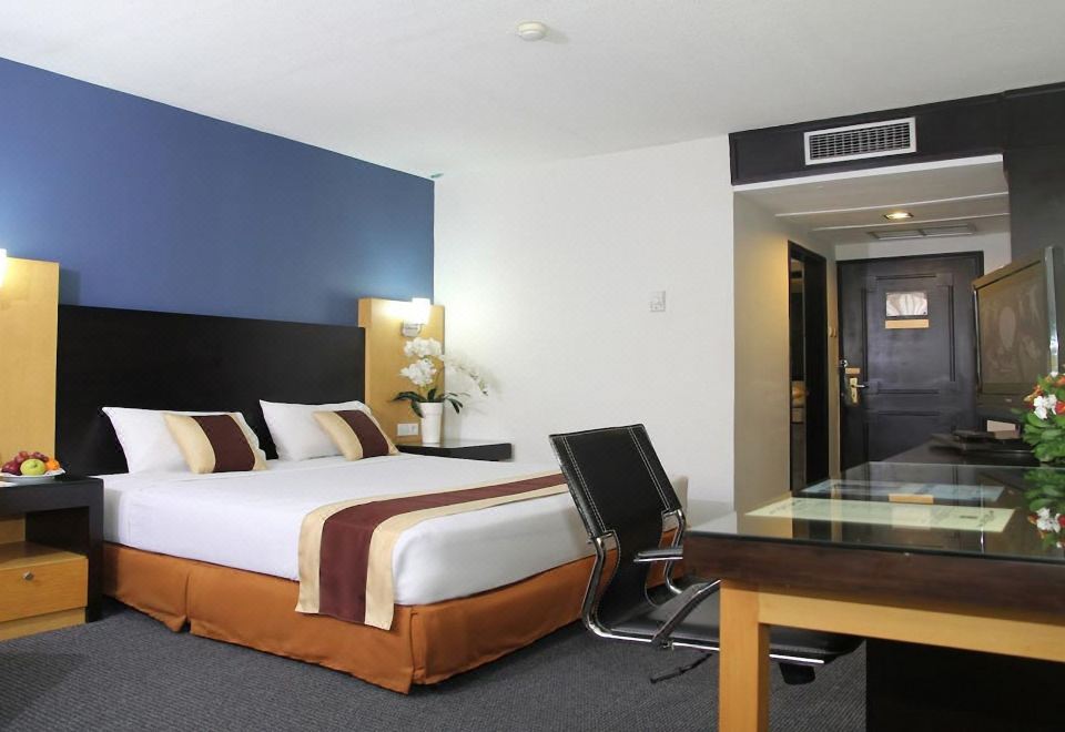 行政雙人房或雙床房， 吸煙房， 城市景觀