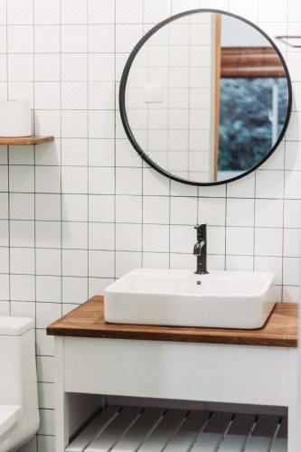 带山景的双人间