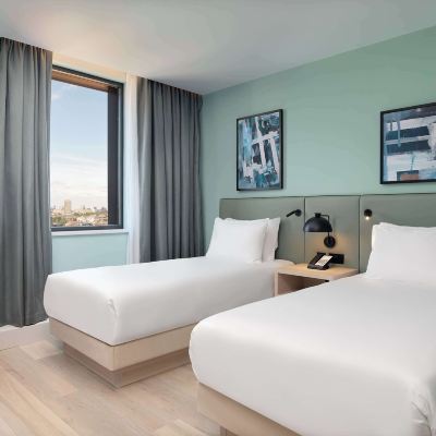 2 Twin Beds With City View Deluxe Hyatt Place London City East Promo Code