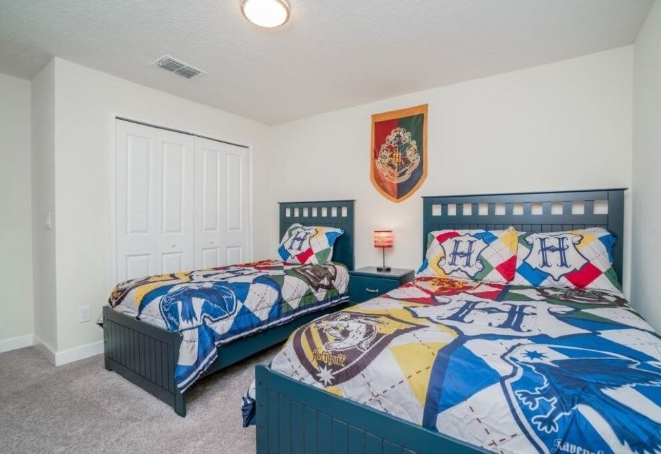 1566Plunker TownhouseFour-Bedroom Townhouse