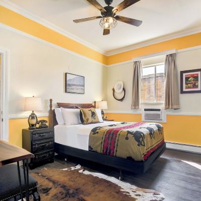 Standard Queen Room Hotel St. Michael Promo Code
