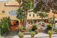 La Reginella Resort & Spa Отели в г. 