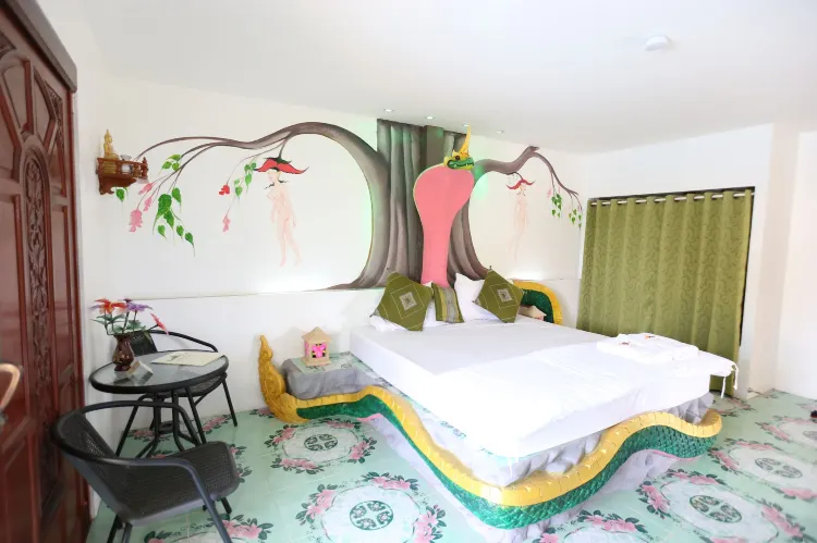 ห้องคอมฟอร์ทดับเบิล, เตียงควีนไซส์ 1 เตียง, ใช้สระว่ายน้ำได้, ริมสระว่ายน้ำ