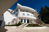 Chateau Linza Resort Hotels in 