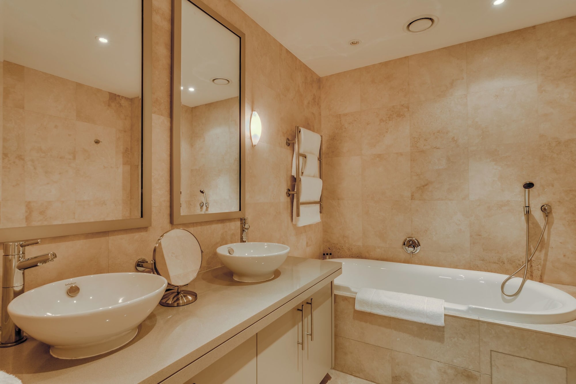 Mountain Marina Luxury Apartments两卧室豪华首选私人泳池2