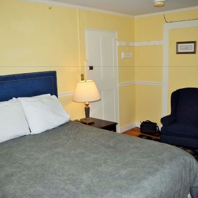 Economy Room With Private Bathroom The Bellevue House Promo Code