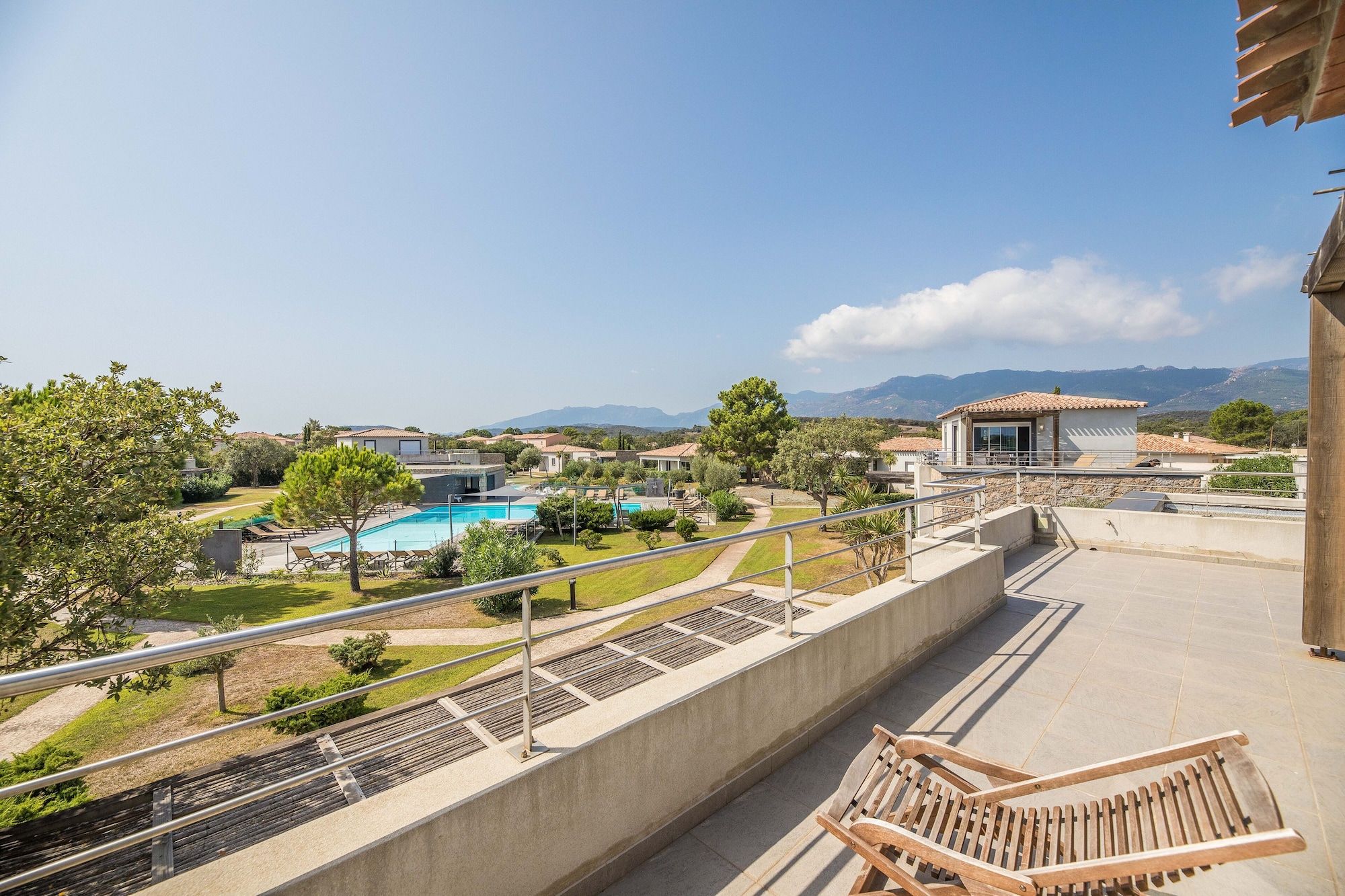 公寓 4人-1卧室-空调-大露台-全景