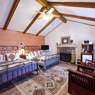 Classic Cabin, Fireplace, Courtyard View Butterfield Inn Main Street Cottages Promo Code