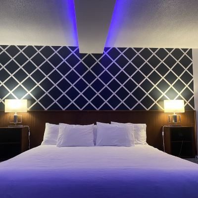 Deluxe King Room With Lake View Bavarian Inn Promo Code