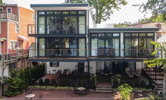 Carriage House New Hope - Housity