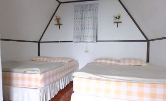 Ukrist Farm Hill Resort - Housity