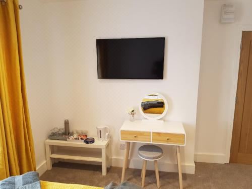 Rosie Flanagan'sDeluxe Double Room