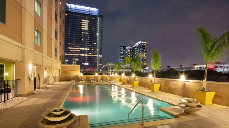 Embassy Suites by Hilton Houston Downtown Exterior
