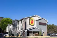 Super 8 by Wyndham Villa Rica のホテル