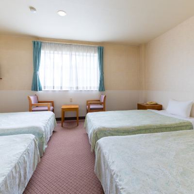 Standard Quadruple Western-Style Room For 4 People-Non-Smoking With Wi-Fi 軽井沢 ホテルパイプのけむり クーポン