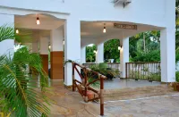 Zanoceanique Hotel
