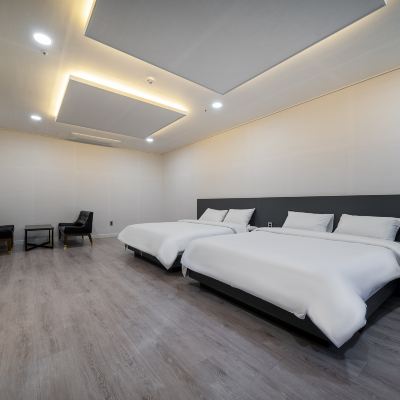 Royal (Double, Double Bed, Parking Lot, Randomly Assigned Bathtub, Large Tv) Gangneung Gyeongpodae Jajaknamu 쿠폰