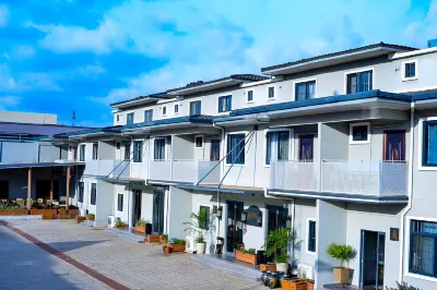 Canwin Hotel Hotele w: 