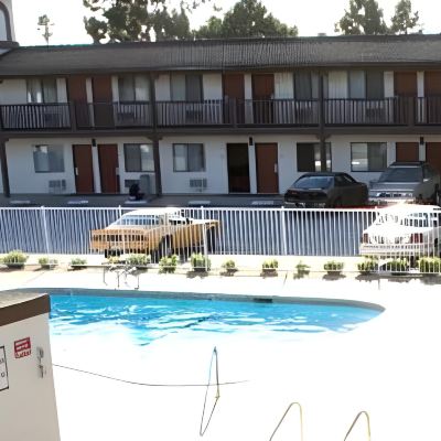 Premium Double Room-Non-Smoking EZ 8 Motel Newark Promo Code